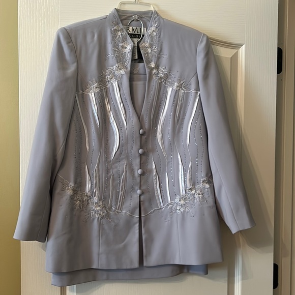 Suit - Picture 1 of 14